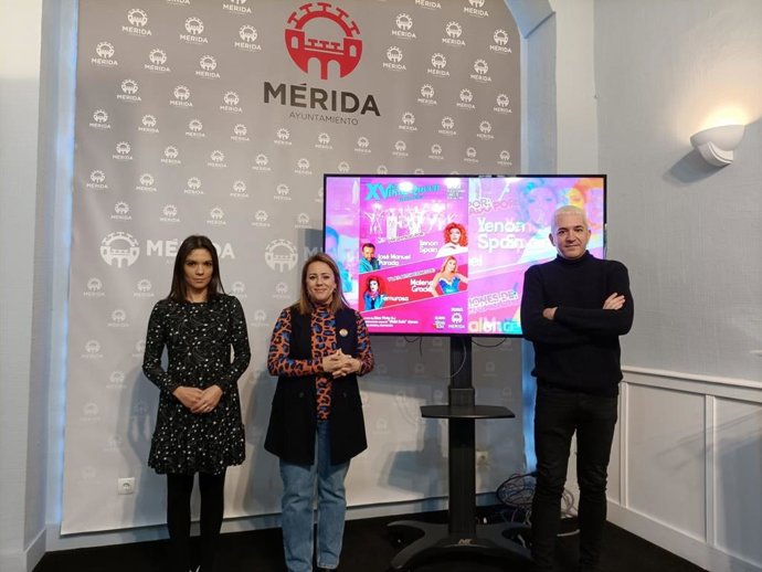 Presentación de la XV edición de la Gala Drag Queen este martes en el Ayuntamiento de Mérida