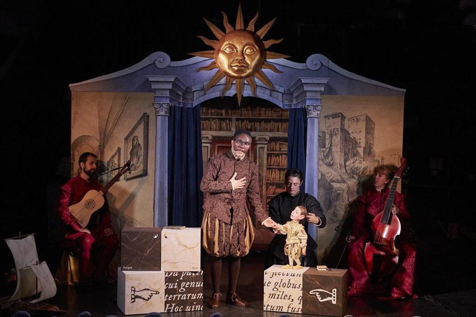 La compañía Claroscuro Teatro presenta en el Maestranza su propuesta 'La increíble historia de Juan Latino'.