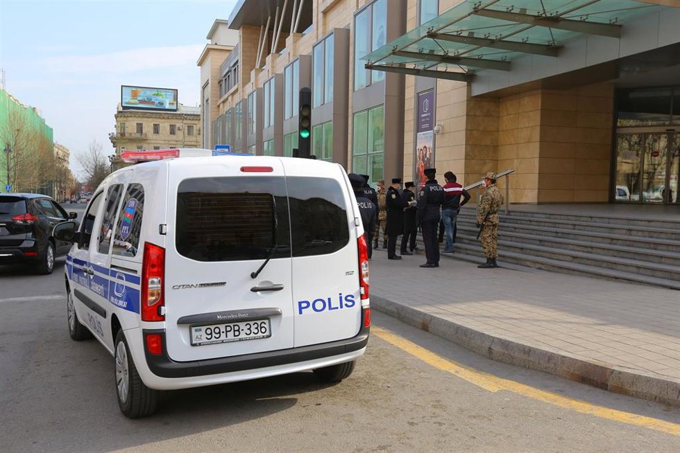 Archivo - Soldados de Azerbaiyán en la capital, Bakú