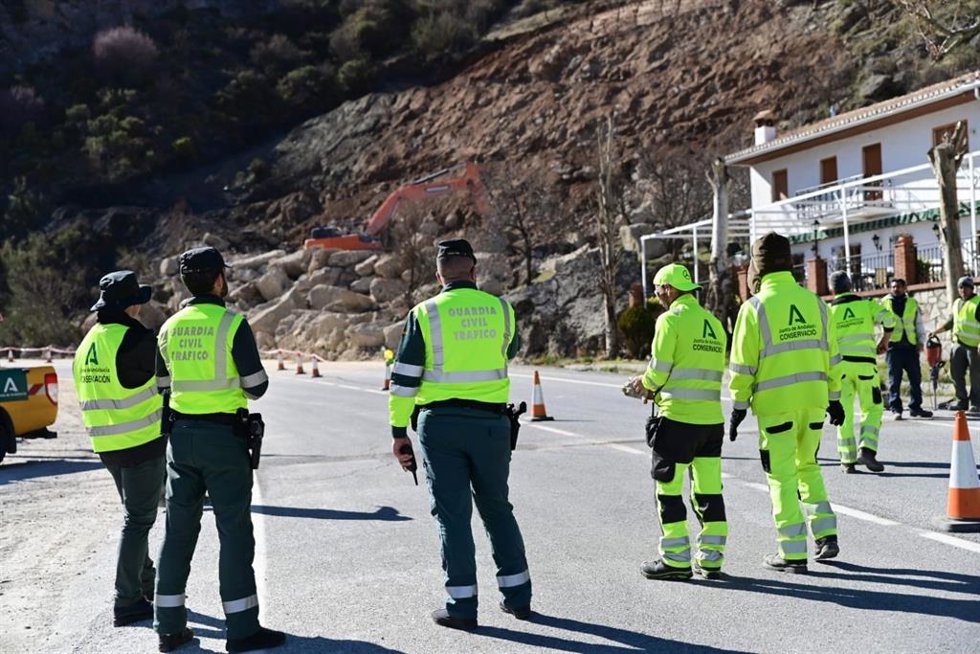 Trabajos para la estabilización de la ladera de la A-395