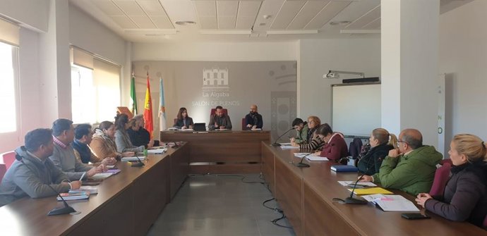 Pleno municipal en el Ayuntamiento de La Algaba en el que se ha aprobado el Plan de Acción Local de la Agenda Urbana 2030.
