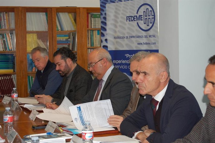 El alcalde de Sevilla, Antonio Muñoz, en la reunión mantenida con la Asociación de Empresarios de Caravaning de Andalucía, AECA.