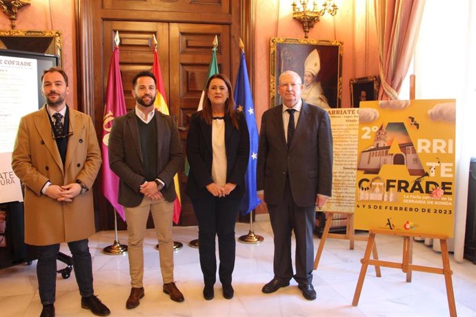 Nota De Prensa Y Foto Arriate Cofrade