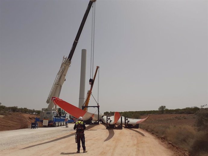 Archivo - Economía/Empresas.- Endesa pone en servicio en Zaragoza su mayor parque eólico en España tras invertir 181 millones