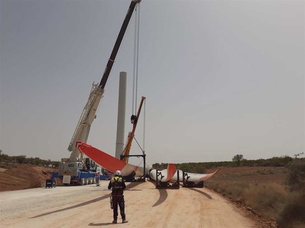 Archivo - Economía/Empresas.- Endesa pone en servicio en Zaragoza su mayor parque eólico en España tras invertir 181 millones