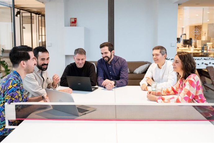 Archivo - Equipo de Datarmony