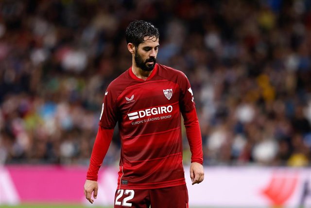 Archivo - Francisco Alarcon "Isco" of Sevilla FC looks on during the spanish league, La Liga Santander, football match played between Real Madrid and Sevilla FC at Santiago Bernabeu stadium on October 22, 2022, in Madrid, Spain.