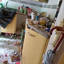 Vivienda muy sucia posteriormente tratada por Limpiezas Express.