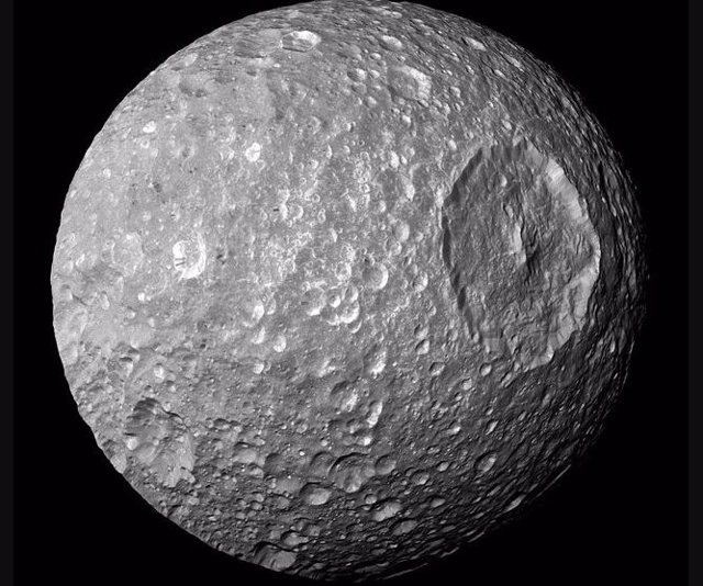 Archivo - Mimas, la luna que recuerda a la Estrella de la Muerte de Star Wars