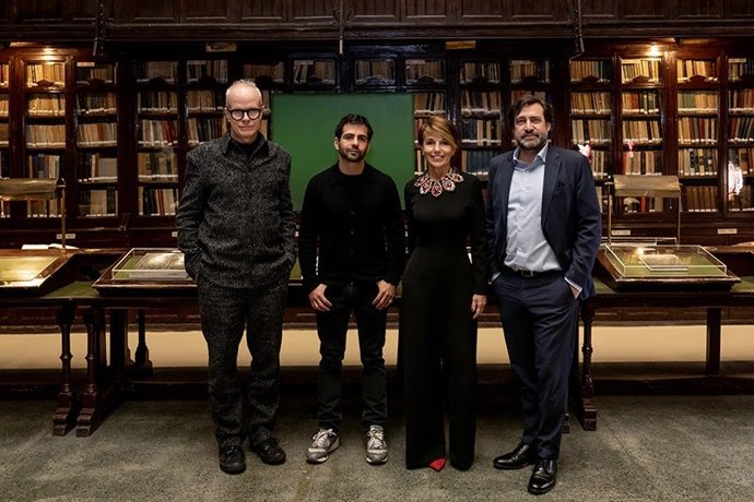 De izquierda a derecha: el comisario de la exposición, Hans Ulrich Obrist, el artista Lucas Arruda, la presidenta de la Fundación FSRR, Patrizia Sandretto, y el presidente del Ateneo de Madrid, Luis Arroyo.