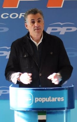 Imagen de archivo del alcalde de Coria, José Manuel García Ballestero, en rueda de prensa