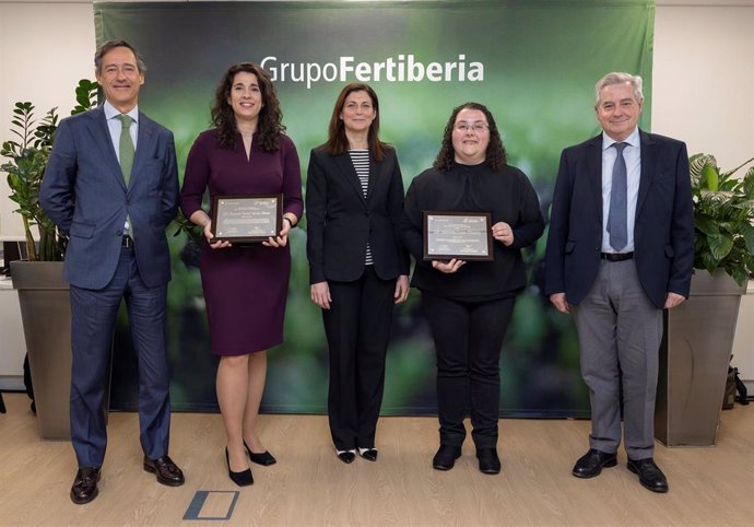 Raquel Pastor recibe el Premio Fertiberia a Mejor Tesis Doctoral en Temas Agrícolas por analizar la biofertilización