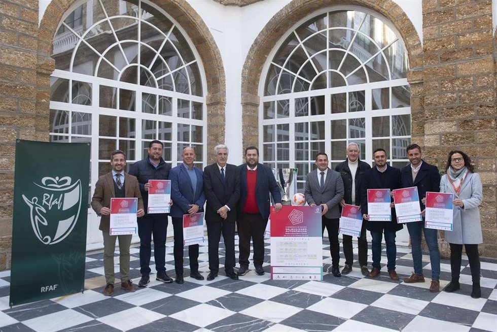 Casi 700 futbolistas de sub 16 y sub 14 compiten en febrero en Cádiz para decidir la final del Campeonato de Selecciones Autonómicas