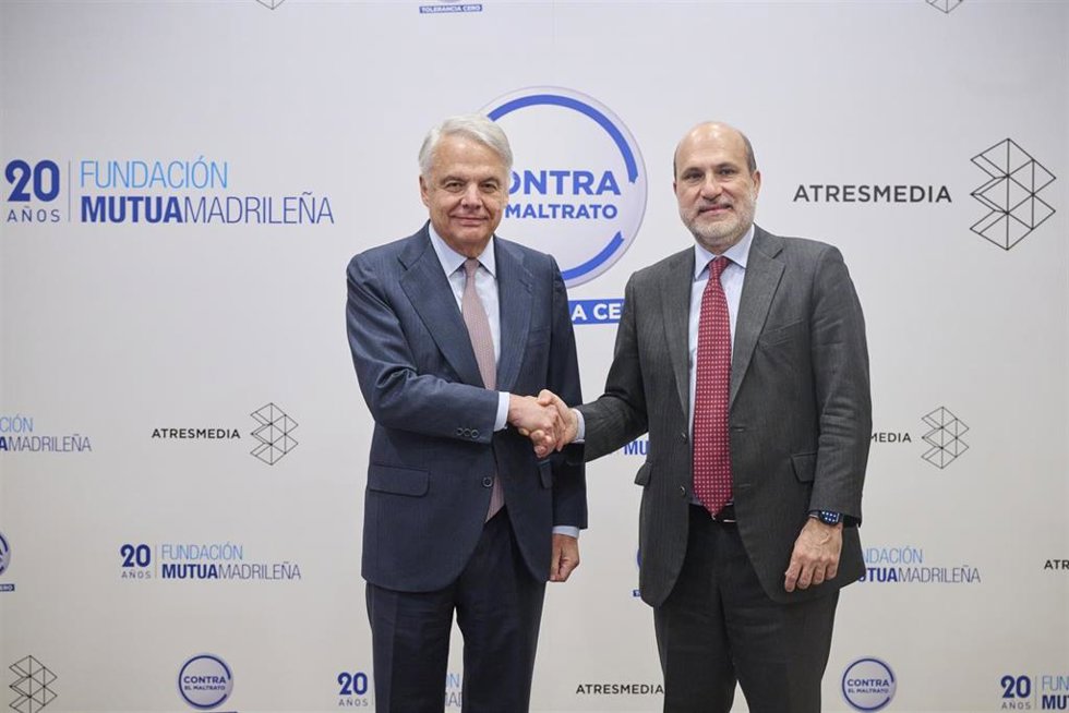El presidente del Grupo Mutua Madrileña y de su fundación, Ignacio Garralda, y el consejero delegado de Atresmedia, Javier Bardají.