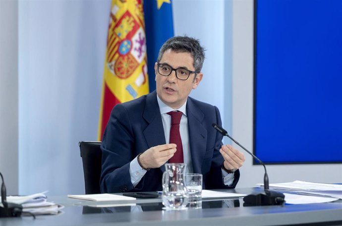 El ministro de la Presidencia, Relaciones con las Cortes y Memoria Democrática, Félix Bolaños, durante una rueda de prensa posterior al Consejo de Ministros, en el Palacio de La Moncloa, a 31 de enero de 2023, en Madrid (España). 