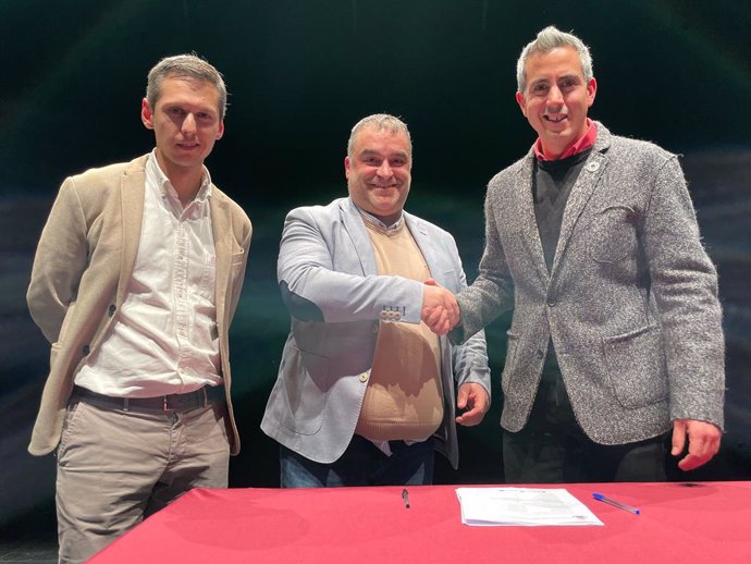 La Consejería de Deporte y la Federación Cántabra de Balonmano firman un convenio de colaboración