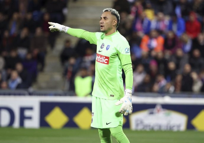 PSG goalkeeper Keylor Navas during the French Cup, round of 64 football match between La Berrichonne de Chateauroux and Paris Saint-Germain on January 6, 2023 at Gaston Petit stadium in Chateauroux, France - Photo Jean Catuffe / DPPI