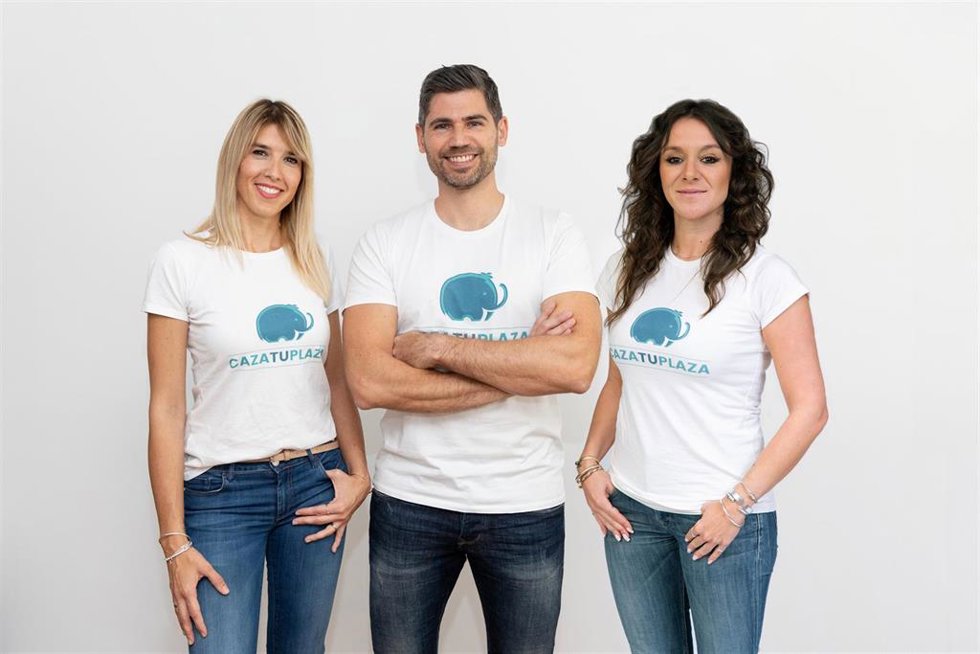 Archivo - Los fundadores de CazaTuPlaza, Irene Chía, Jorge Vindel y Elena Enguix