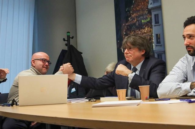 L'expresident de la Generalitat Carles Puigdemont amb el seu advocat Gonzalo Boye