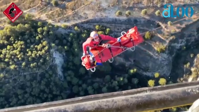 Rescatan con helicóptero a un hombre herido tras caer de su bicicleta en una montaña en Sella