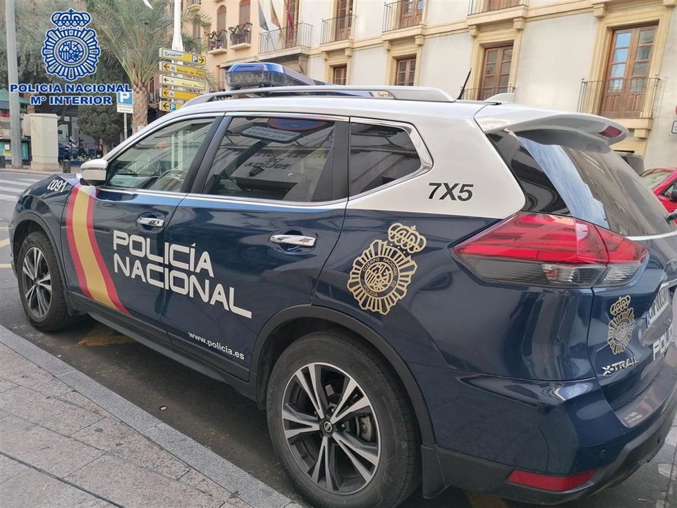 Imagen de un coche patrulla de la Policía Nacional