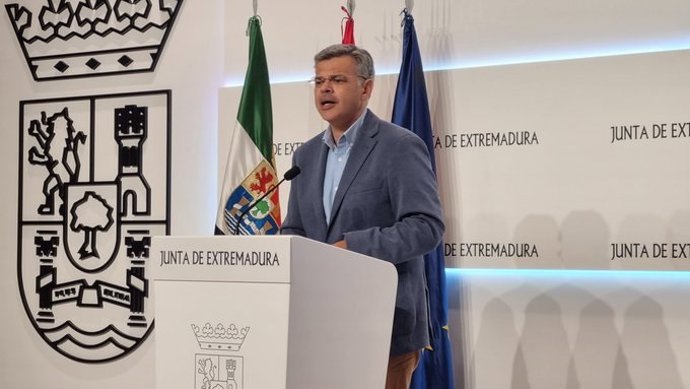 El portavoz de la Junta de Extremadura, Juan Antonio González, en rueda de prensa tras el Consejo de Gobierno autonómico