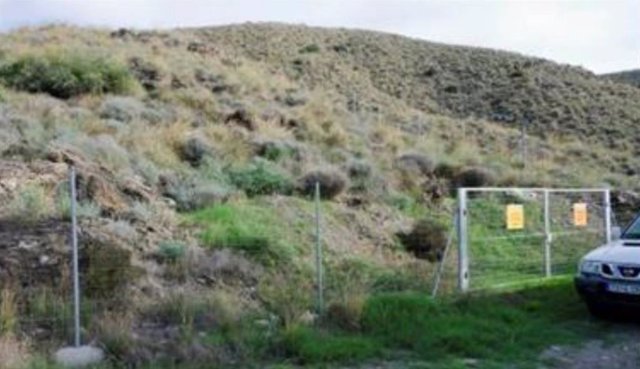 Archivo - Vallado en una de las zonas de acceso restringido en Palomares (Cuevas del Almanzora, Almería)