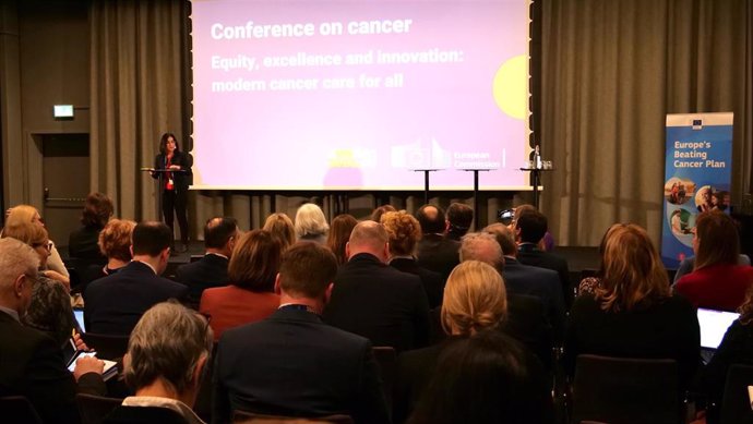 Archivo - La ministra de Sanidad, Carolina Darias, durante un encuentro de alto nivel sobre cáncer que se ha celebrado en Estocolmo (Suecia)