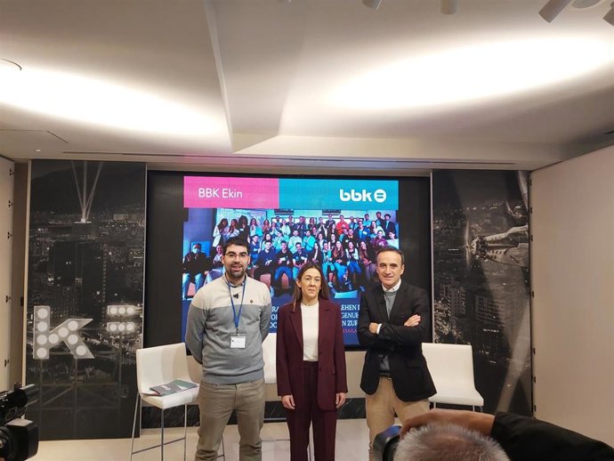 Presentación en Bilbao de la tercera edición de BBK Ekin con la presencia de la directora de la Obra Social de BBK, Nora Sarasola
