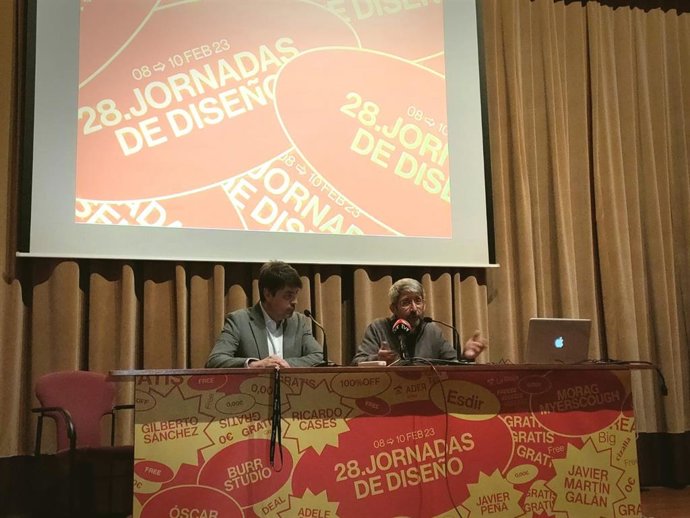 Presentación de las 28 Jornadas de Diseño de ESDIR por parte del director de la Escuela, Ignacio Martínez Zapater, a la derecha, y del gerente de ADER, Luis Alonso