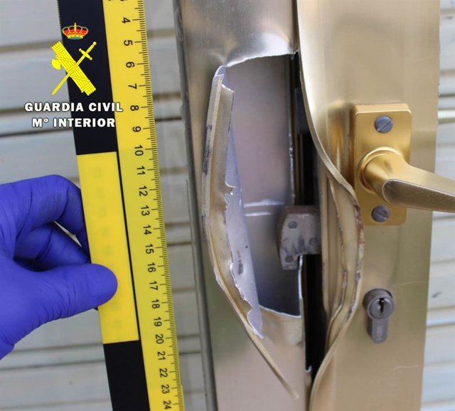 Sucesos.- Detenidos en Guipúzcoa y Guadalajara integrantes de una banda que robaba en viviendas de Burgos y Navarra