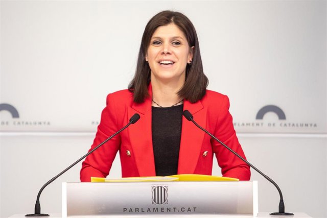 La secretaria general adjunta y portavoz de ERC, Marta Vilalta, en rueda de prensa.