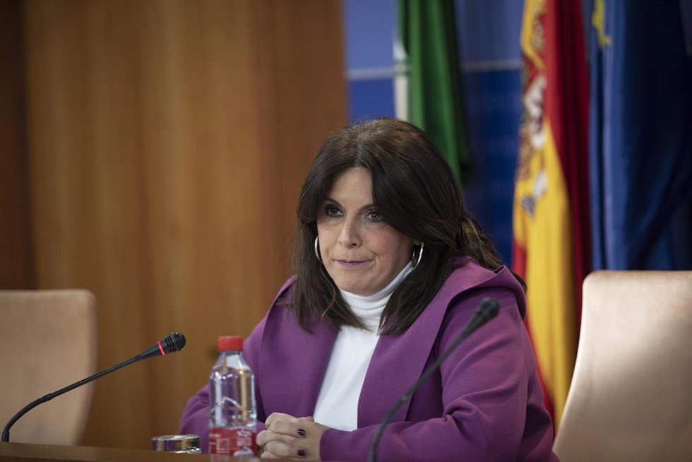 La portavoz del grupo parlamentario socialista, Ángeles Férriz, durante su comparecencia en rueda de prensa. A 01 de febrero de 2023, en Sevilla (Andalucía, España).Los portavoces de los grupos parlamentarios, se dan cita en la sala de prensa para atend