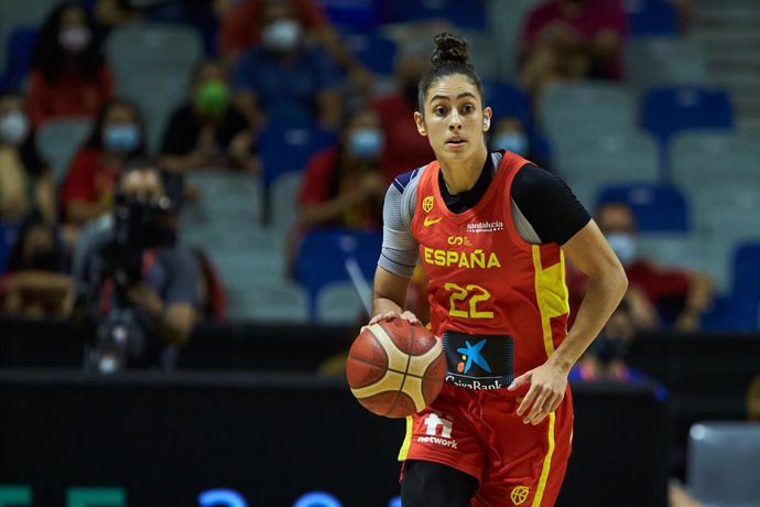 Archivo - María Conde durante un partido de la selección femenina de baloncesto
