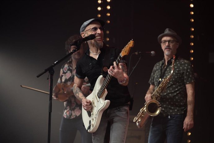 El grupo musical Fito y Fitipaldis durante un concierto en el Festival Actual 23, en Riojaforum, a 2 de enero de 2023, en Logroño, La Rioja (España)