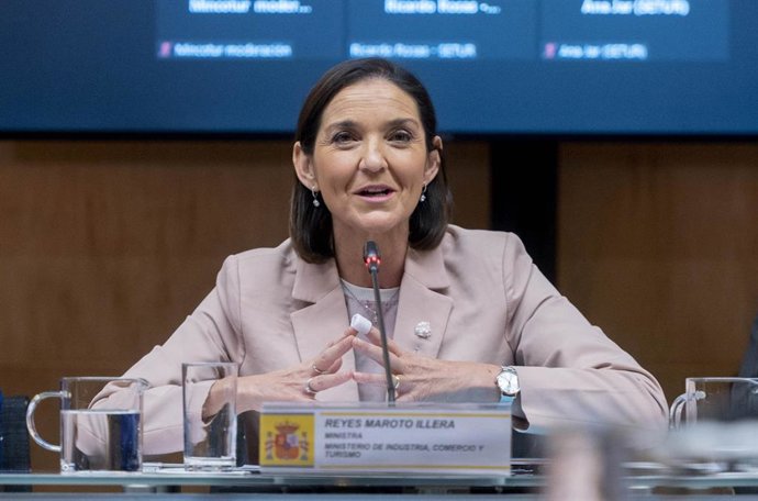 La ministra de Industria, Comercio y Turismo, Reyes Maroto, interviene en la Conferencia Sectorial Extraordinaria de Turismo, en la sede del Ministerio, a 27 de enero de 2023, en Madrid (España).