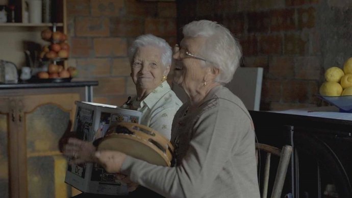 El Consello de Cultura Galega ha estrenado la serie documental 'Axudádeme a cantar', que pone en valor el legado de las Tocadoras