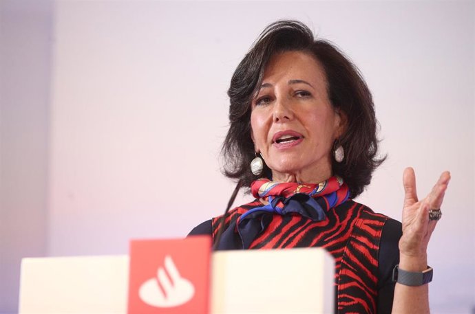 Archivo - La presidenta del Banco Santander, Ana Botín durante la presentación de los resultados correspondientes al ejercicio 2019, en la Ciudad Grupo Santander, en Boadilla del Monte/Madrid (España), a 29 de enero de 2020.