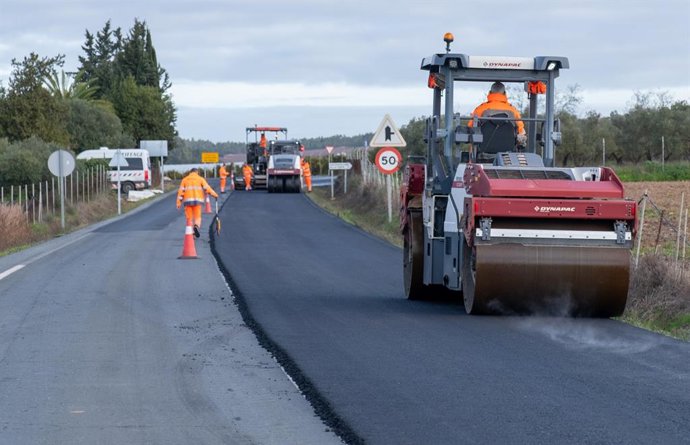 La carretera HU-3401 de Tariquejos (Huelva) permanecerá cortada hasta el próximo día 15 de febrero por obras de mantenimiento.