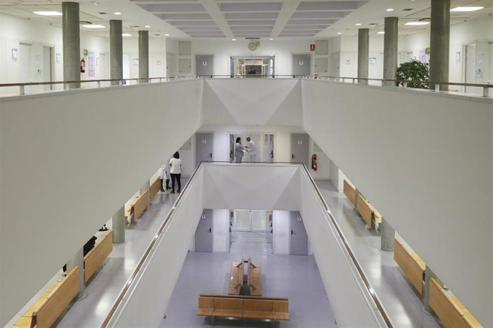 Interior del Centro de Especialidades Príncipe de Viana en el día en que comienza la huelga indefinida de médicos.
