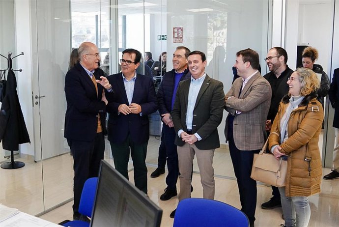 El presidente de la Diputación, Javier Aureliano García, inaugura una nueva sede de asistencia a municipios en Rioja (Almería)