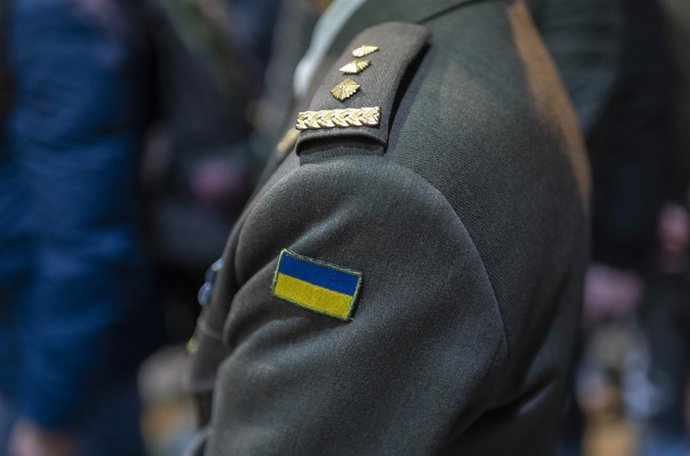Más de 200 militares ucranianos que realizarán su adiestramiento en España llegan a la Base Aérea de Torrejón de Ardoz, a 12 de enero de 2023, en Torrejón de Ardoz, Madrid (España). Margarita Robles, ha recibido este jueves en la Base Aérea de Torrejón,