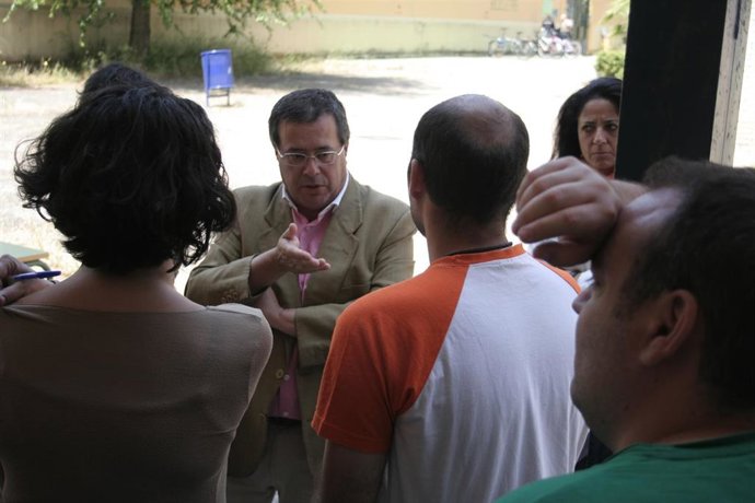 Archivo - El exdelegado territorial de Educación en Sevilla Francisco Díaz Morillo