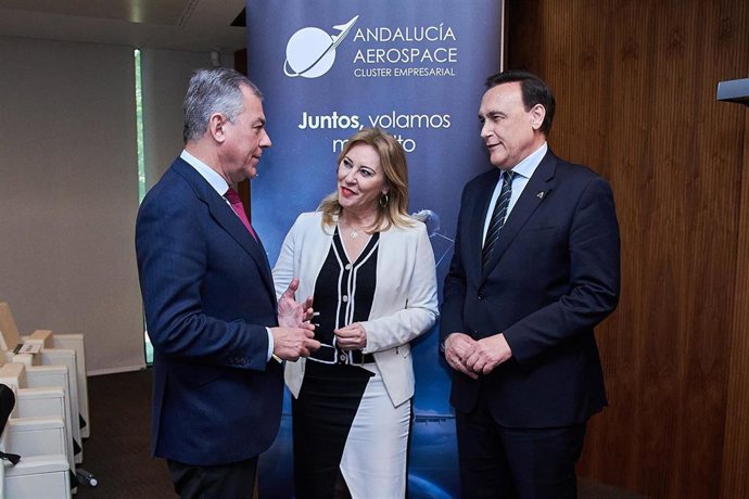 Sanz asiste a la Asamblea General de Socios de Andalucía Aerospace.