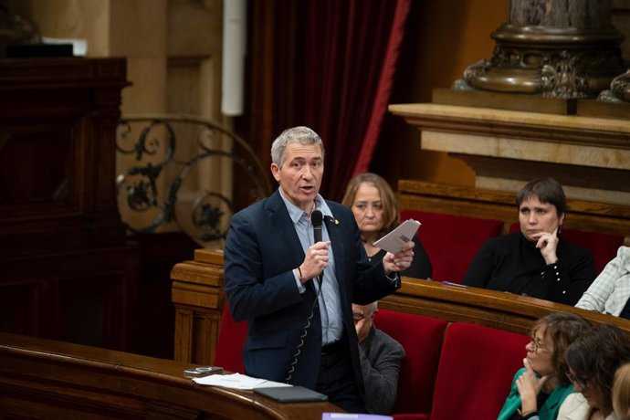 Archivo - El conseller d'Educació de la Generalitat, Josep Gonzlez-Cambray
