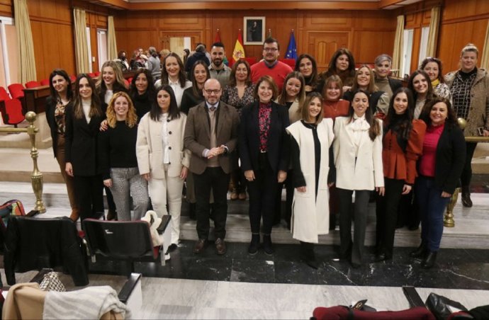Toma de posesión de las 22 nuevas trabajadoras que refuerzan la Delegación de Servicios Sociales.