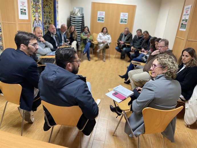 Cargos de IU reunidos con la AUGC.