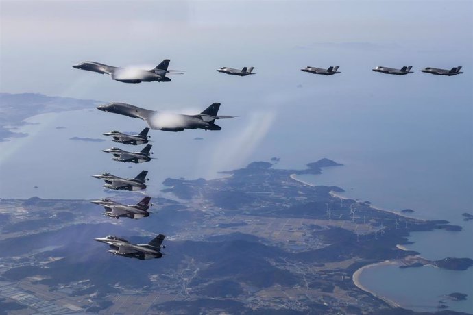 Archivo - Aviones surcoreanos durante un ejercicio militar aéreo