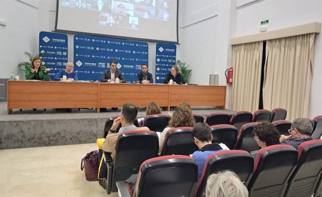 Consell de la Llengua Catalana, reunido esta tarde.