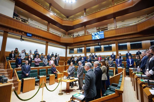 El Parlamento Vasco recuerda a Gregorio Ordóñez con un minuto de silencio